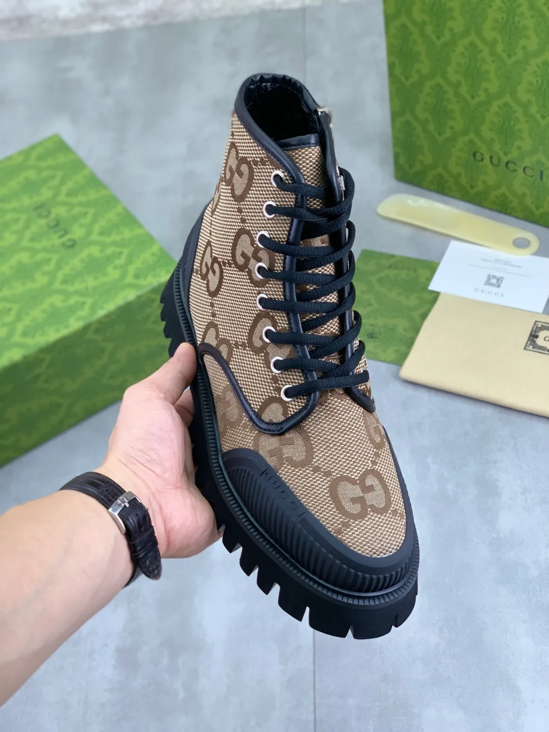 Men's Men's Shoes 💰P500 💰【New Style】 Gucci lazy slip-on couple 🧑‍🤝‍🧑 style high-top leather shoes hot selection (Gucci GUCCI) official website latest Gucci lazy 🎁 leather shoes, hot style 💥 style is simple and elegant, exclusive for trendy men. Unique official website latest brand original double G pressure Floral elements👑Original Gucci decoration, fashionable and elegant, the fabric is original calfskin with double G denim✅fully imported soft sheepskin lining, the official website specifies wear-resistant lightweight foam business outsole, the classic model is taken in real life🎬Number of yards: 36-46 Various colors available